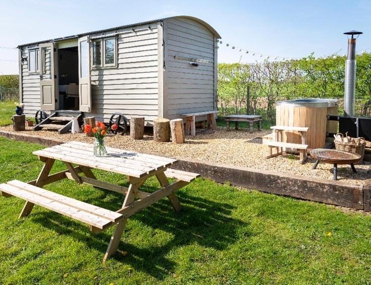Old King William Shepherd Huts And Private Hot Tubs In North Norfolk Hunworth Exteriér fotografie