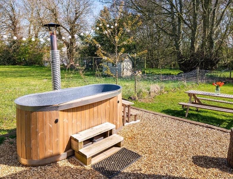 Old King William Shepherd Huts And Private Hot Tubs In North Norfolk Hunworth Exteriér fotografie