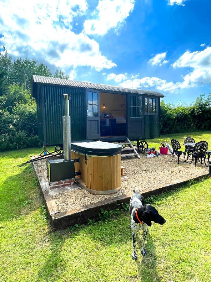 Old King William Shepherd Huts And Private Hot Tubs In North Norfolk Hunworth Exteriér fotografie